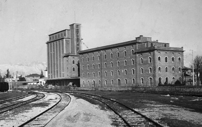 1923_2.jpg